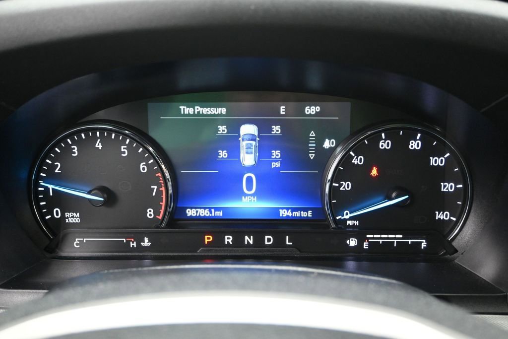 Used 2022 Ford Explorer XLT w/ Equipment Group 202A AWD/4WD image 4