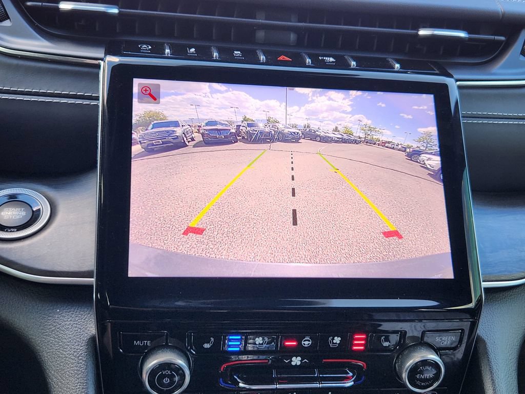 Used 2021 Jeep Grand Cherokee L Overland w/ Luxury Tech Group IV AWD/4WD image 9