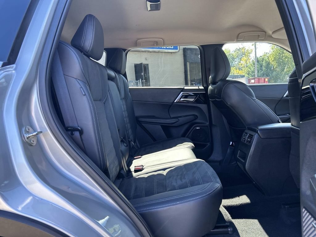 Used 2025 Mitsubishi Outlander SE AWD/4WD image 17