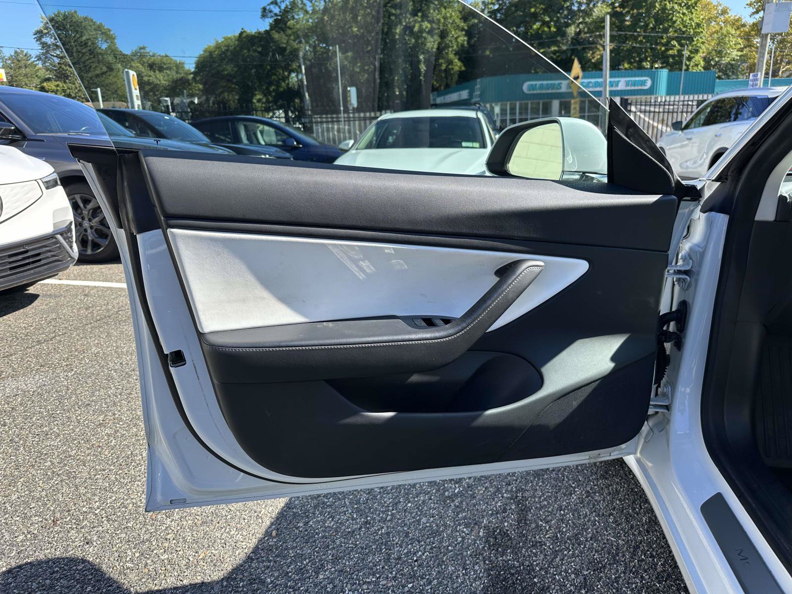 Used 2019 Tesla Model 3 Standard Range RWD image 13