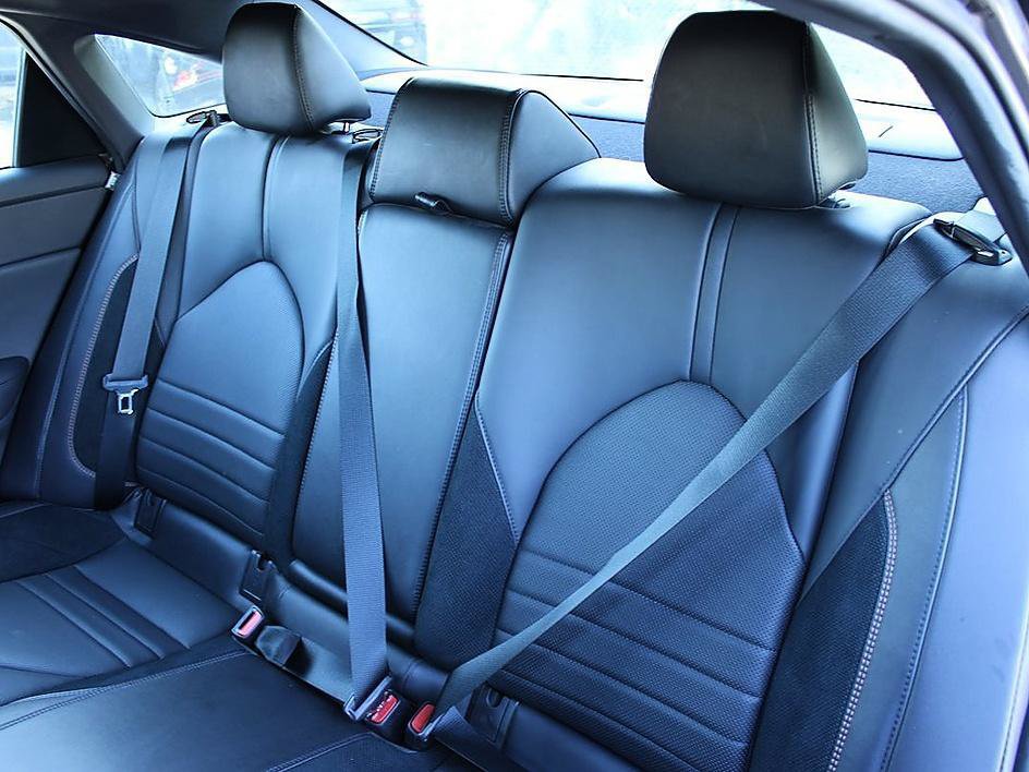 Used 2020 Toyota Avalon XSE w/ Preferred Accessory Package FWD image 13