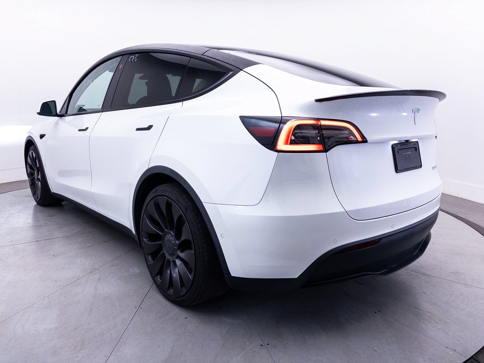 Used 2021 Tesla Model Y Performance AWD/4WD image 13