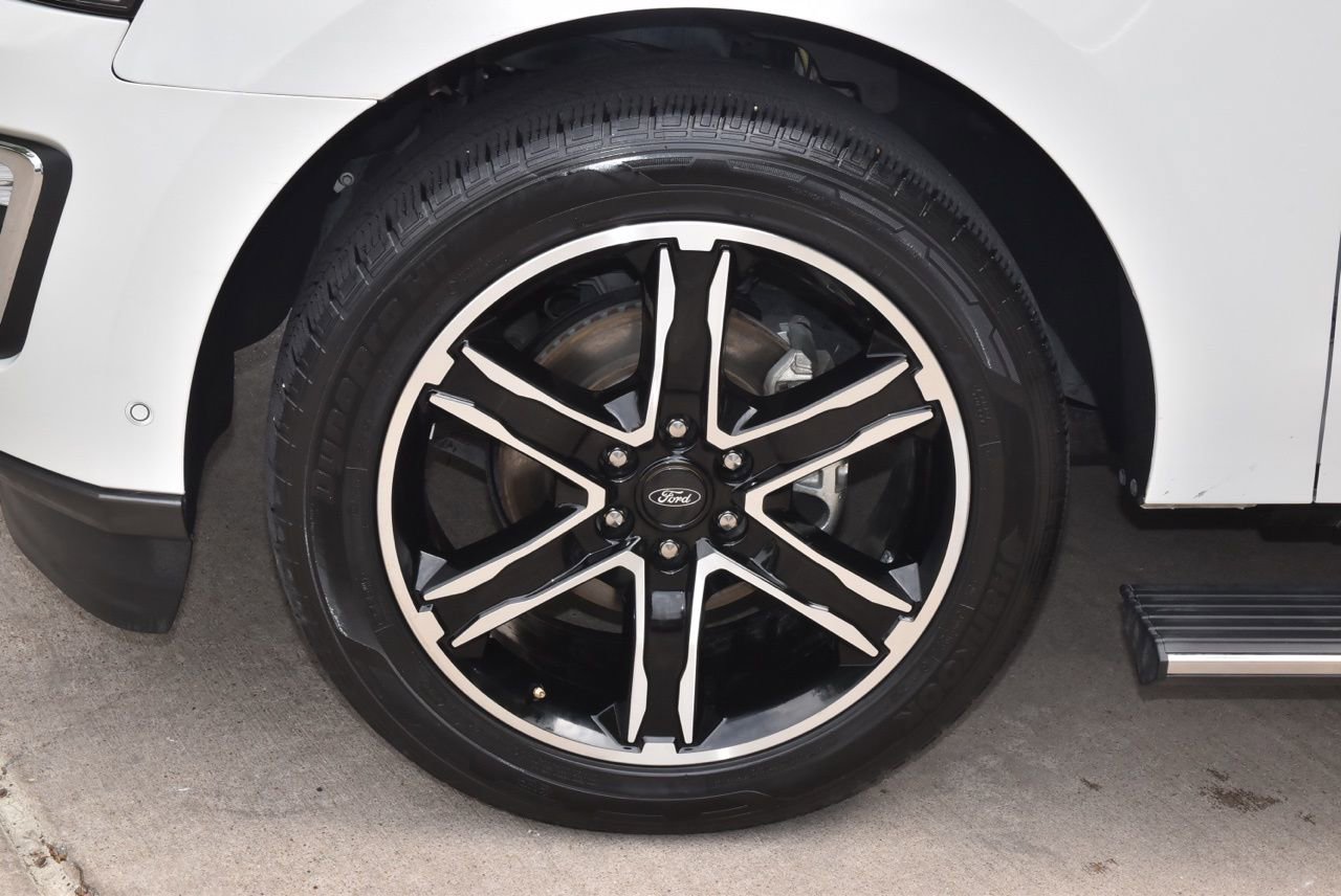 Used 2021 Ford Expedition Limited image 42