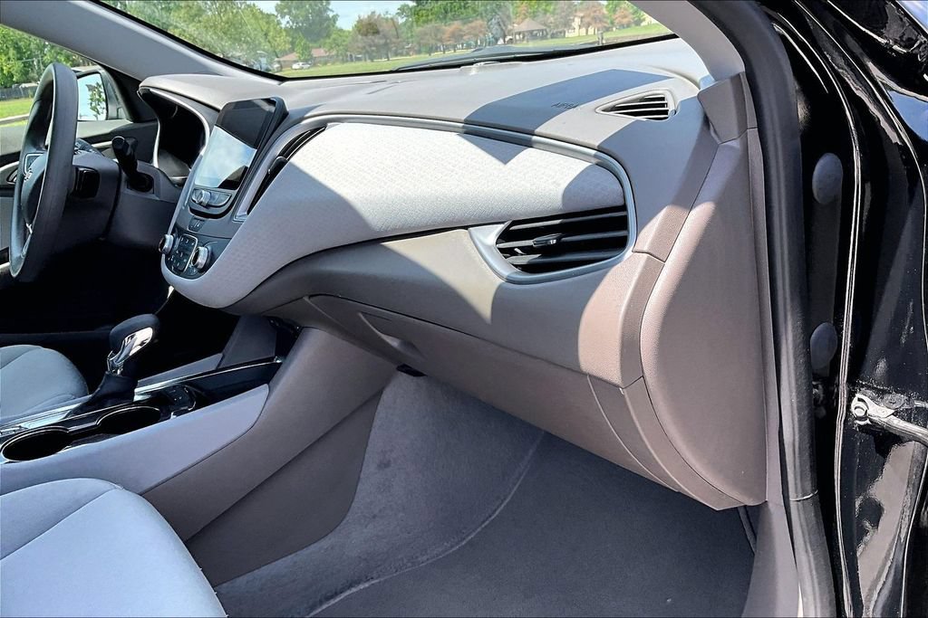 Used 2025 Chevrolet Malibu LT FWD image 14