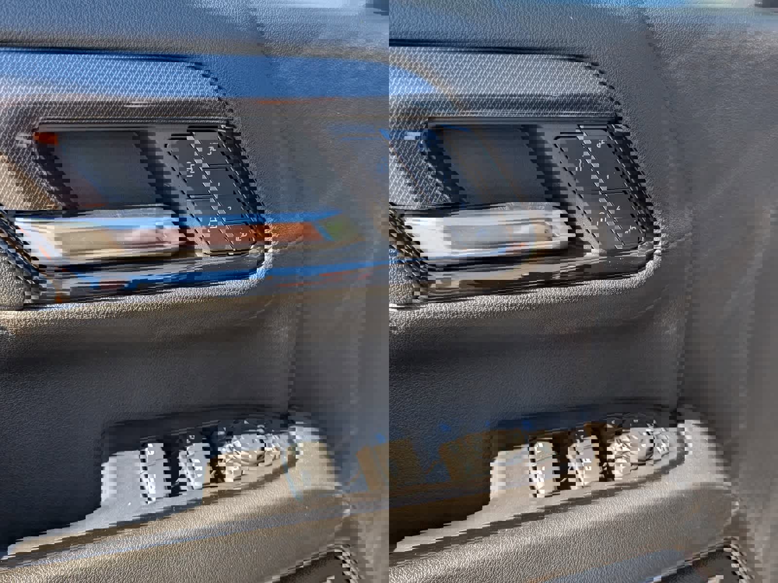 Certified 2024 GMC Sierra 2500 AT4 w/ AT4 Preferred Package image 17