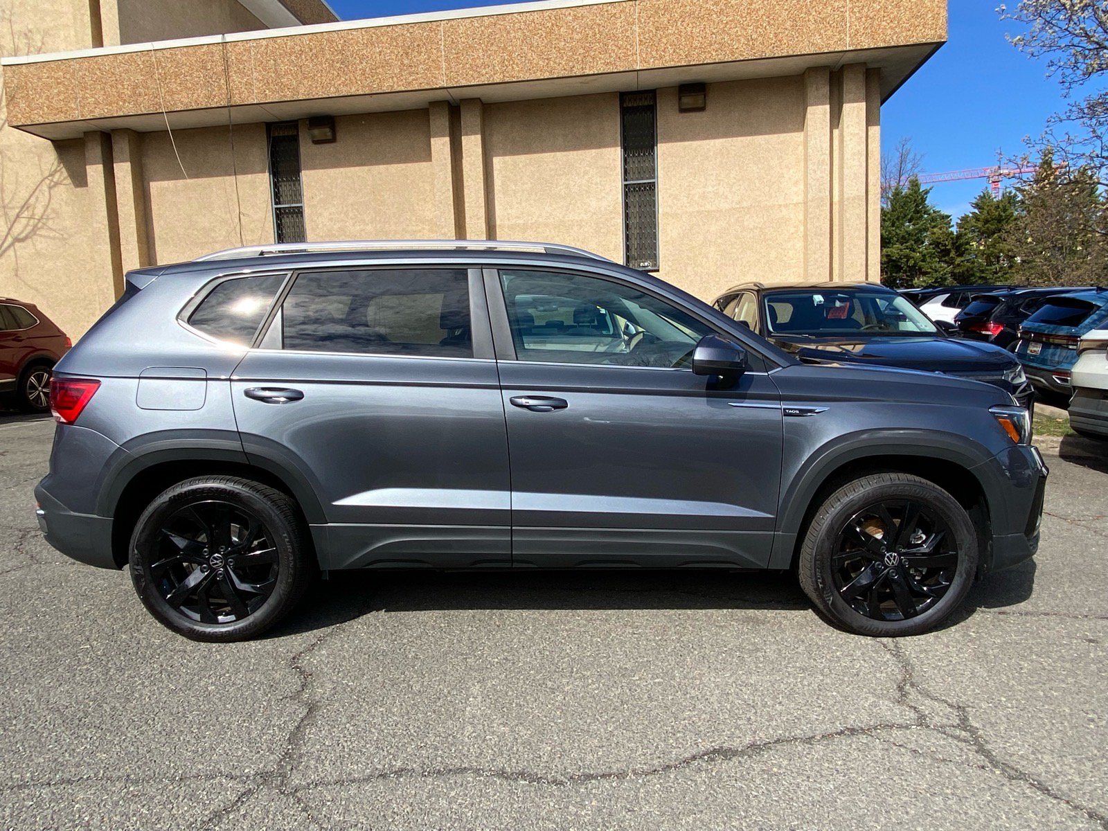 Certified 2023 Volkswagen Taos SE w/ Black Wheel Package AWD/4WD image 2