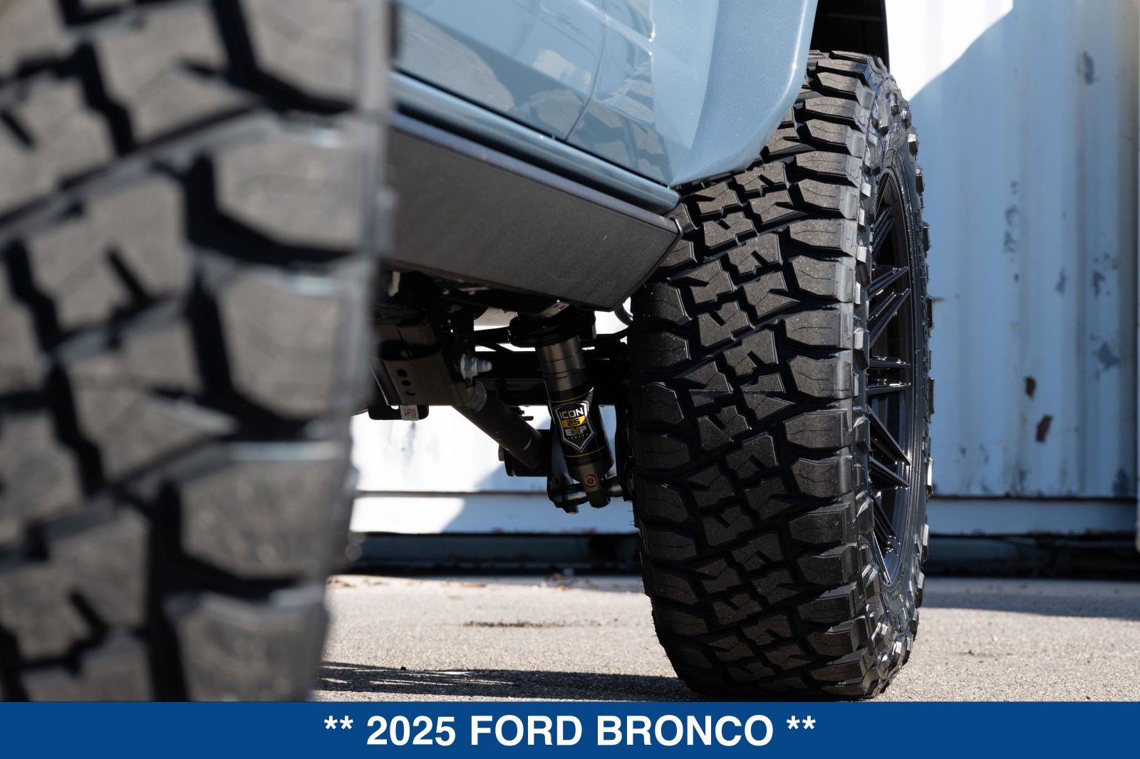 Used 2025 Ford Bronco Badlands AWD/4WD image 32