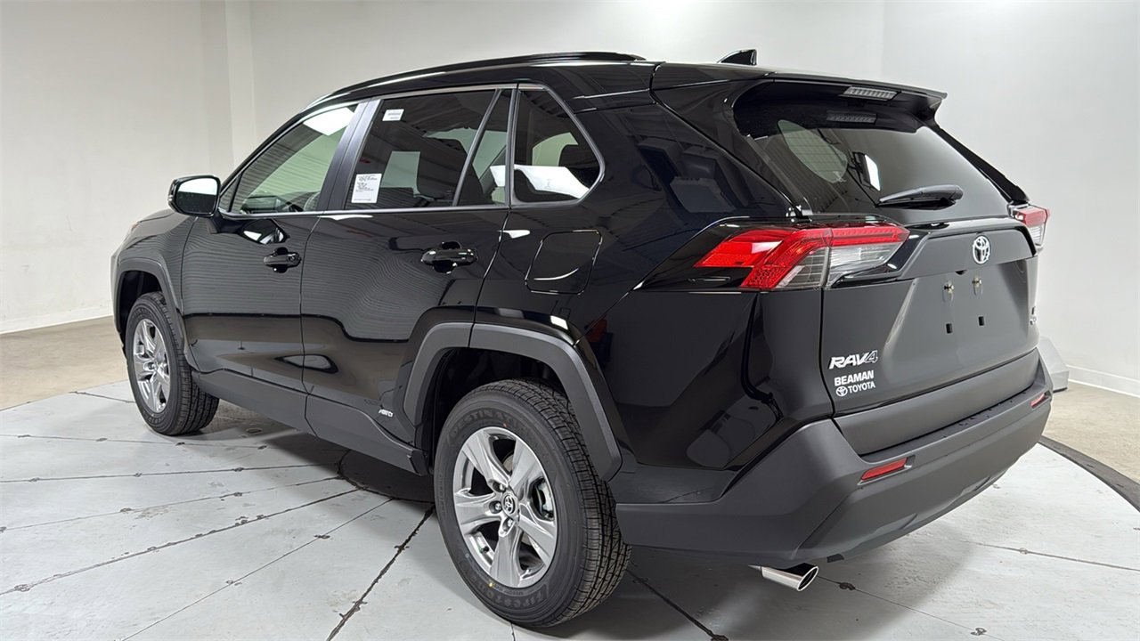 New 2025 Toyota RAV4 LE image 7