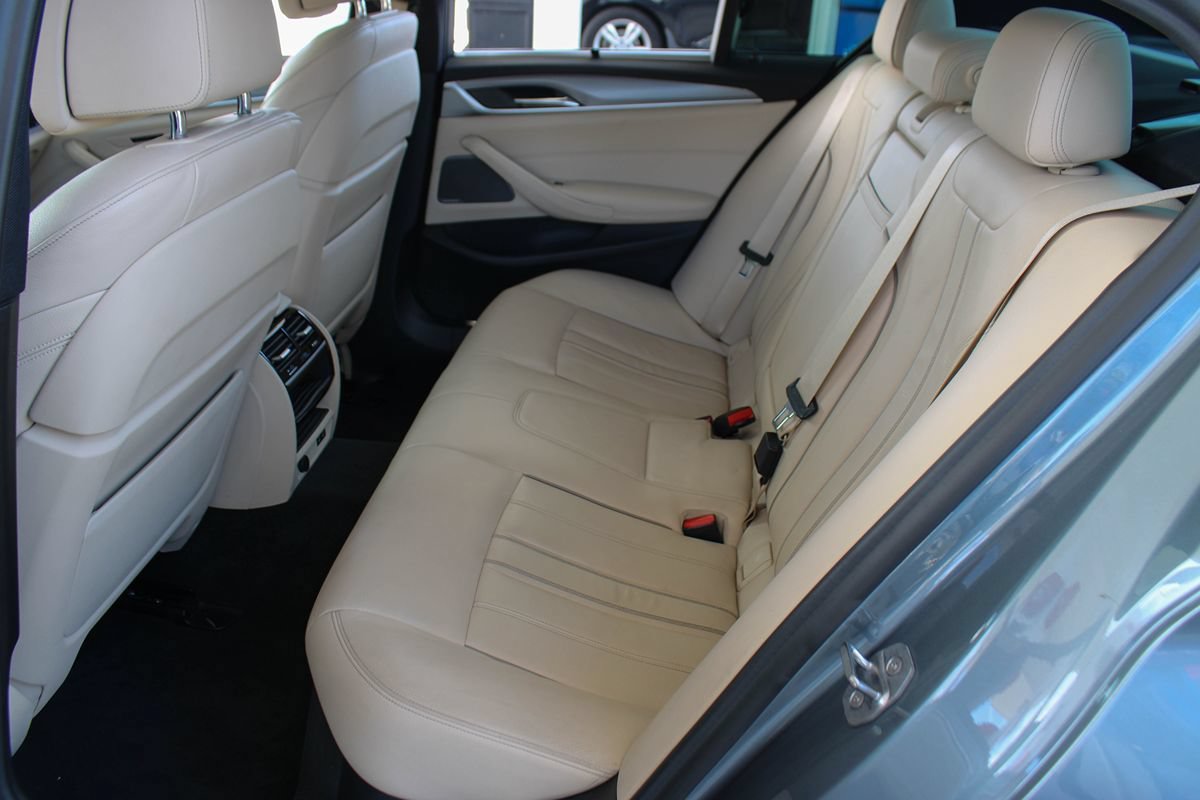 Used 2020 BMW M550i xDrive w/ Executive Package AWD/4WD image 19