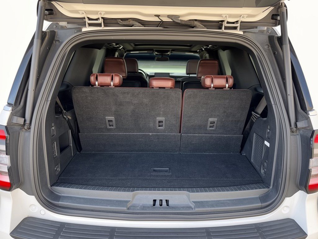 Used 2024 Ford Expedition Limited RWD image 28