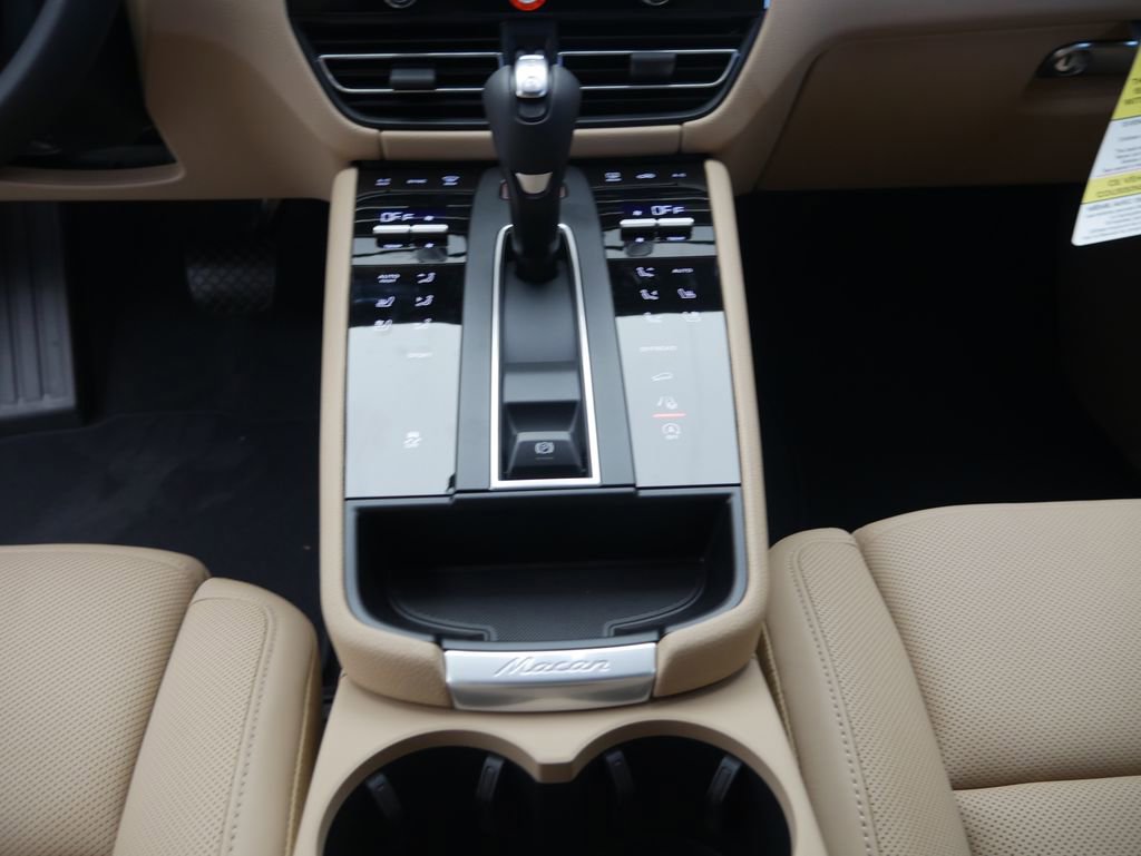 New 2026 Porsche Macan AWD/4WD image 30