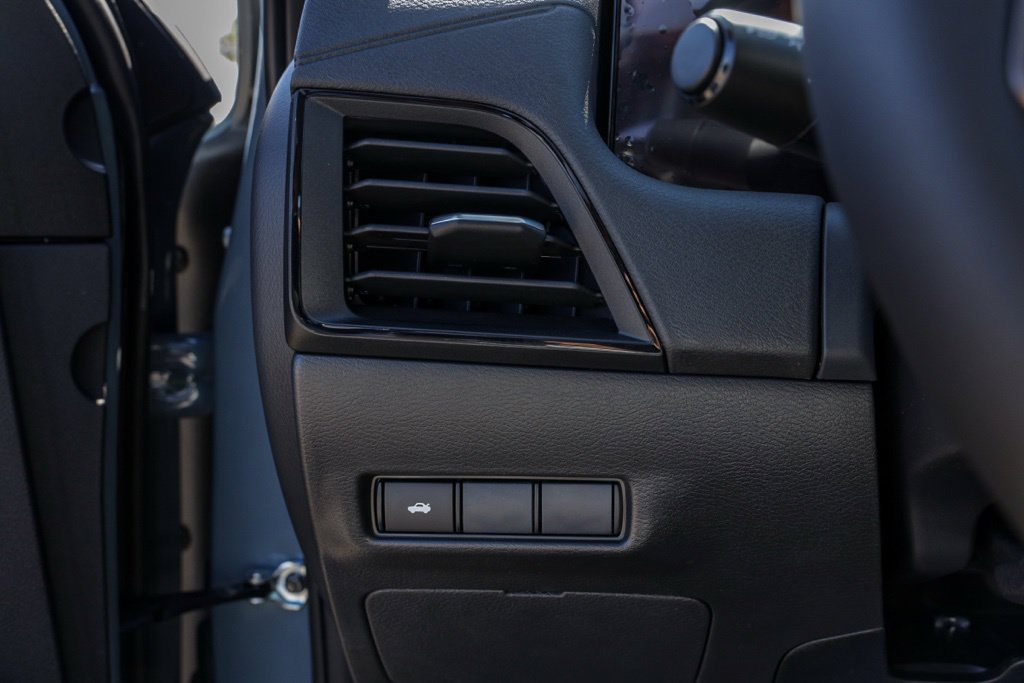 New 2027 Nissan Sentra SR FWD image 33