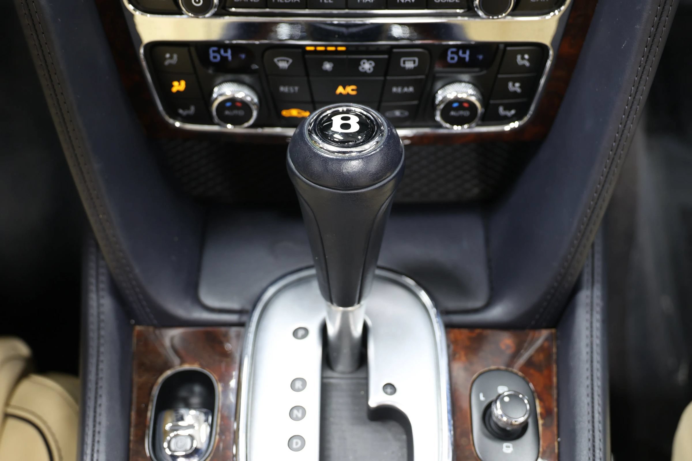 Used 2015 Bentley Flying Spur V8 AWD/4WD image 38