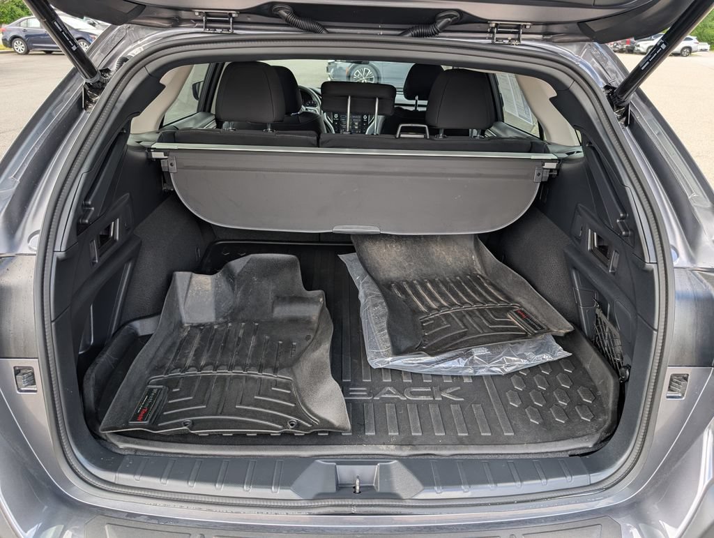 Used 2024 Subaru Outback Premium AWD/4WD image 13