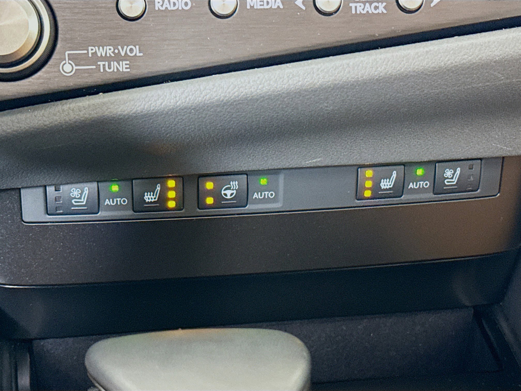 Certified 2024 Lexus ES 350 w/ Premium Package image 21