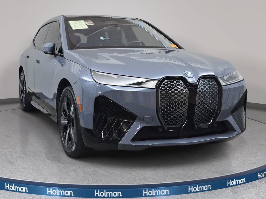 Used 2024 BMW iX xDrive50 w/ Premium Package AWD/4WD image 3