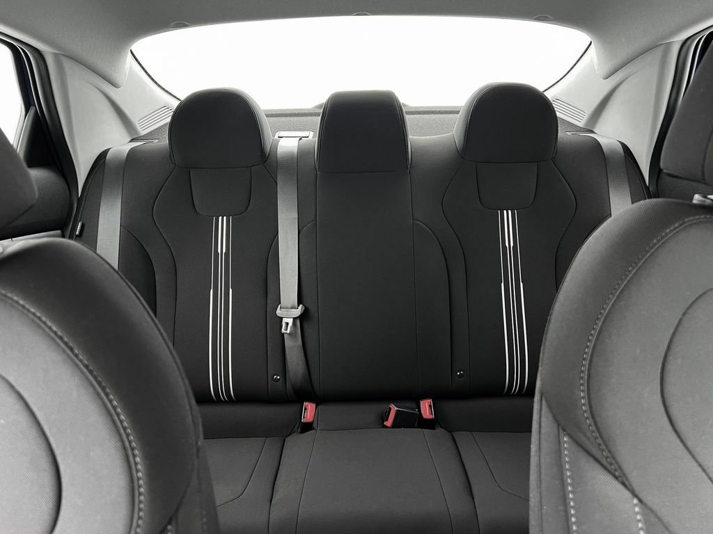 New 2025 Hyundai Elantra Blue image 25