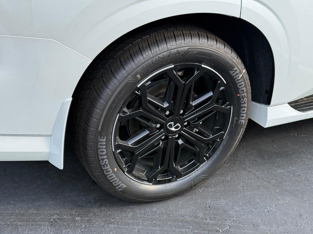 New 2027 INFINITI QX80 Sensory AWD/4WD image 4