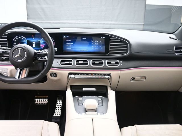 Used 2025 Mercedes-Benz GLS 450 4MATIC image 2
