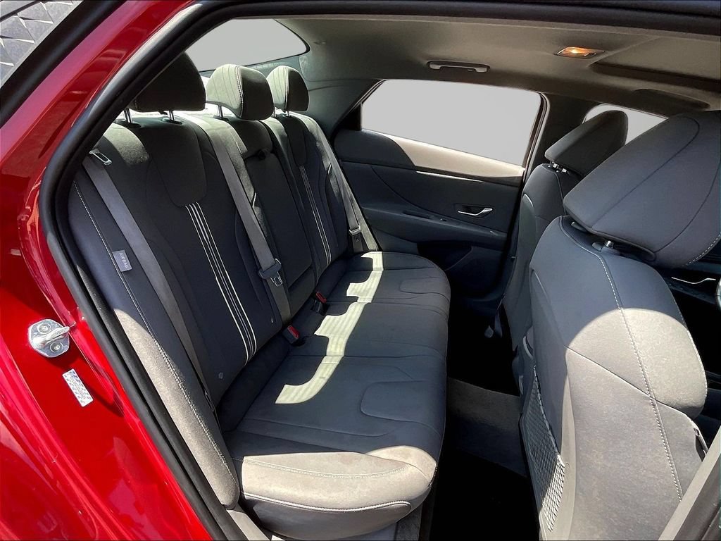 Used 2025 Hyundai Elantra SEL FWD image 25