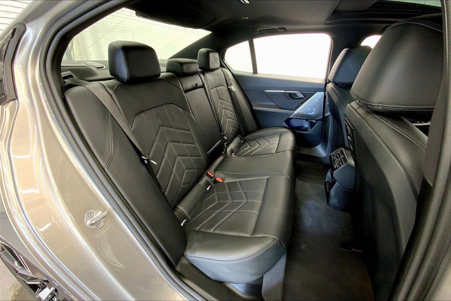 Used 2024 BMW i5 M60 w/ Premium Package AWD/4WD image 21