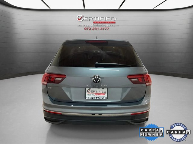 Used 2023 Volkswagen Tiguan SE w/ Panoramic Sunroof Package image 5