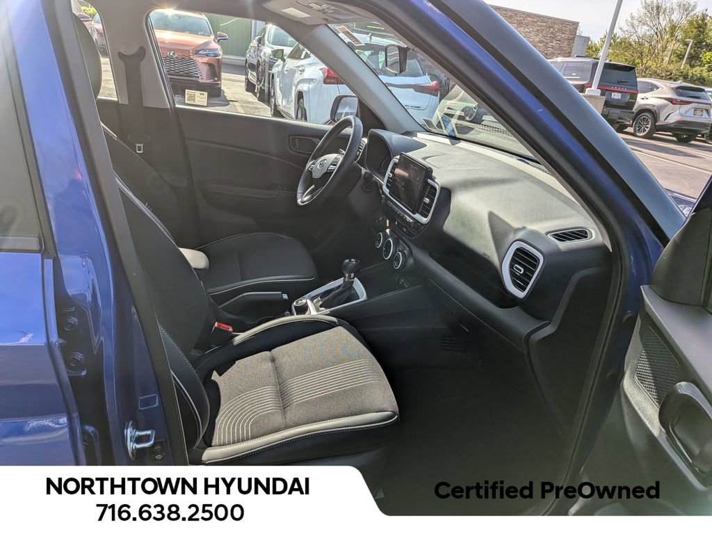 Used 2025 Hyundai Venue Limited FWD image 37