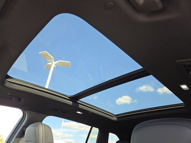 New 2026 GMC Acadia Denali w/ Super Cruise Package image 3