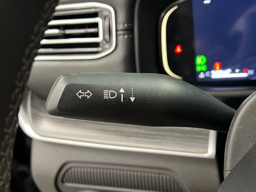 Used 2024 Jeep Wagoneer L Series II image 53
