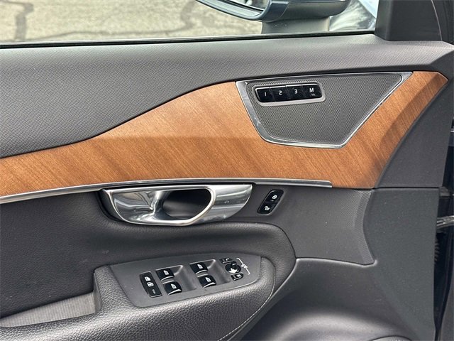 Used 2022 Volvo XC90 T6 Momentum image 22