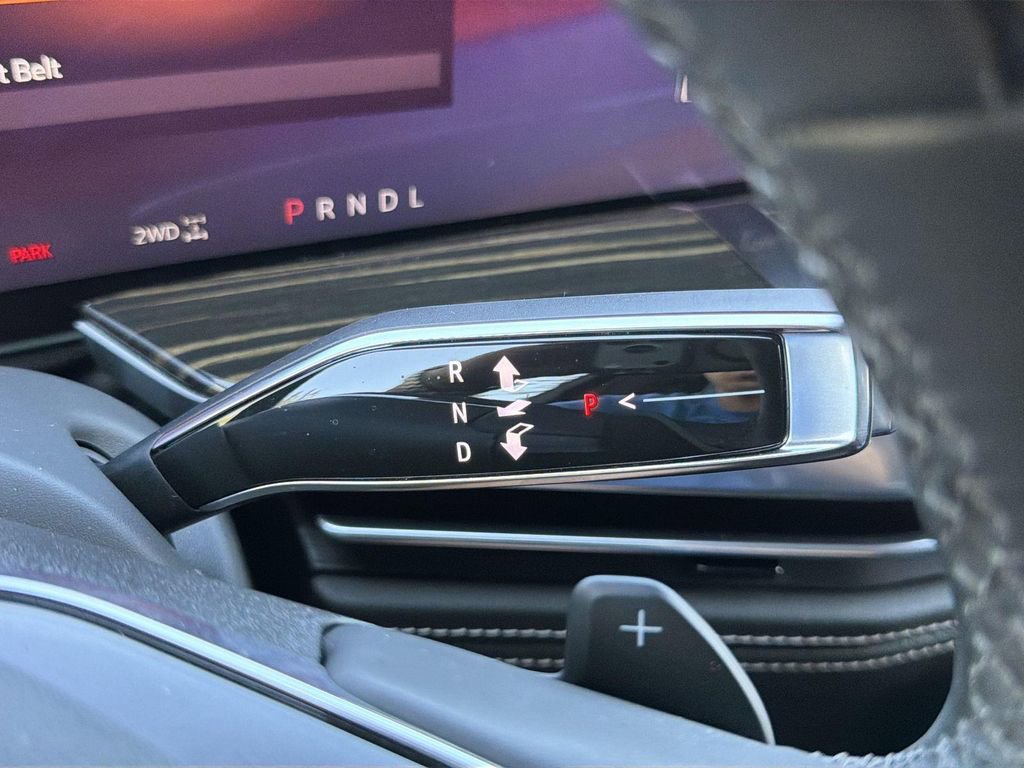 Certified 2025 Cadillac Escalade ESV Premium Luxury image 13