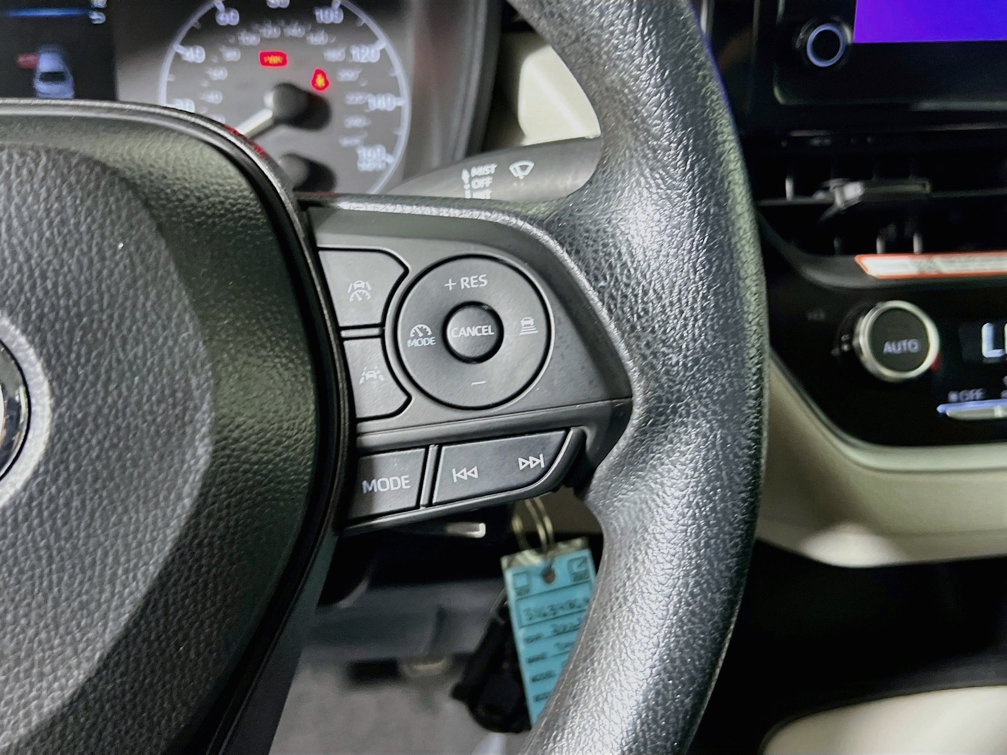 Used 2025 Toyota Corolla LE FWD image 20