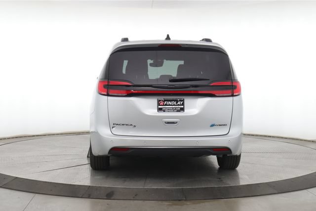 Used 2024 Chrysler Pacifica Premium FWD image 11