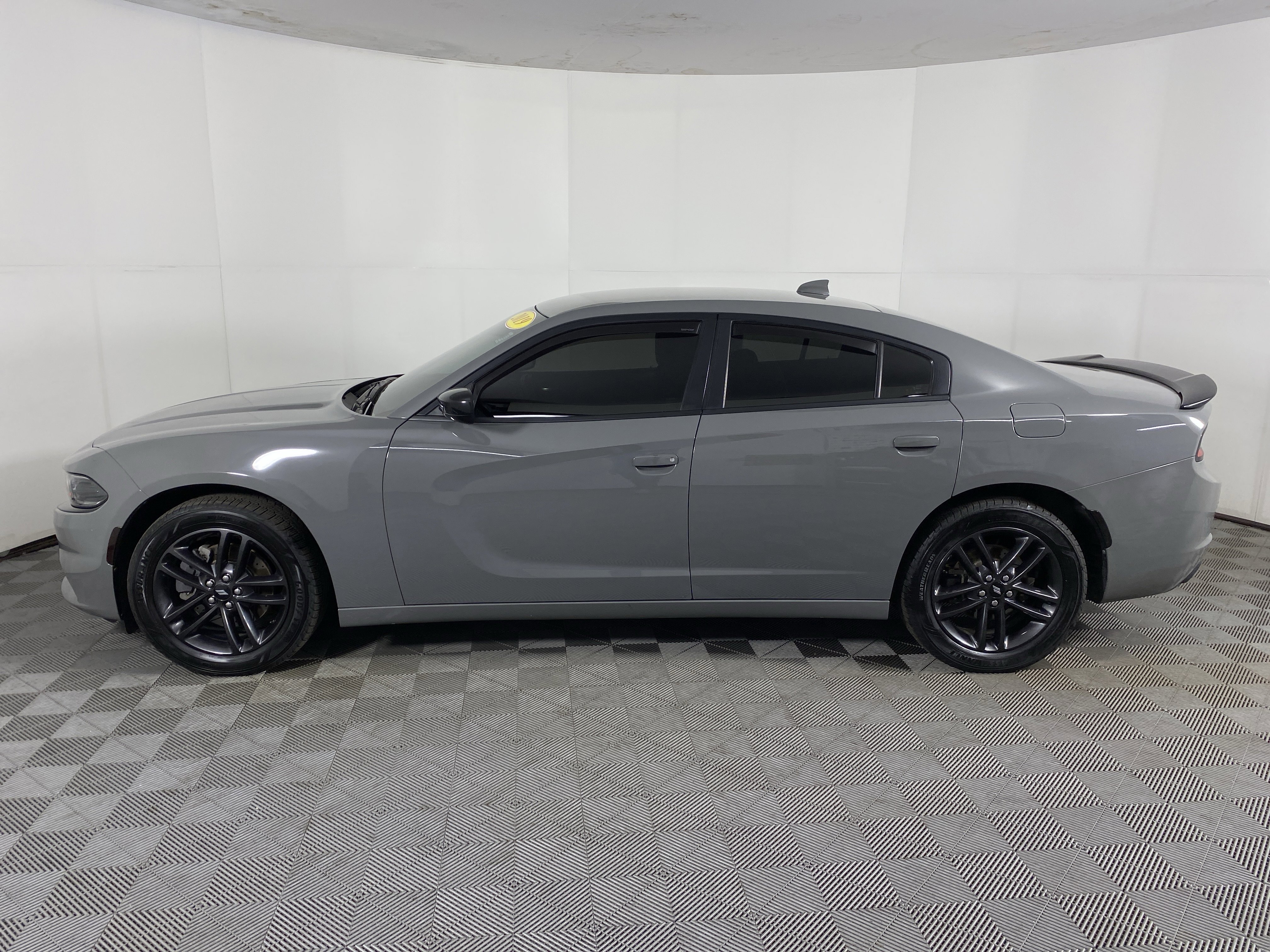 Used 2019 Dodge Charger SXT w/ Blacktop Package image 10