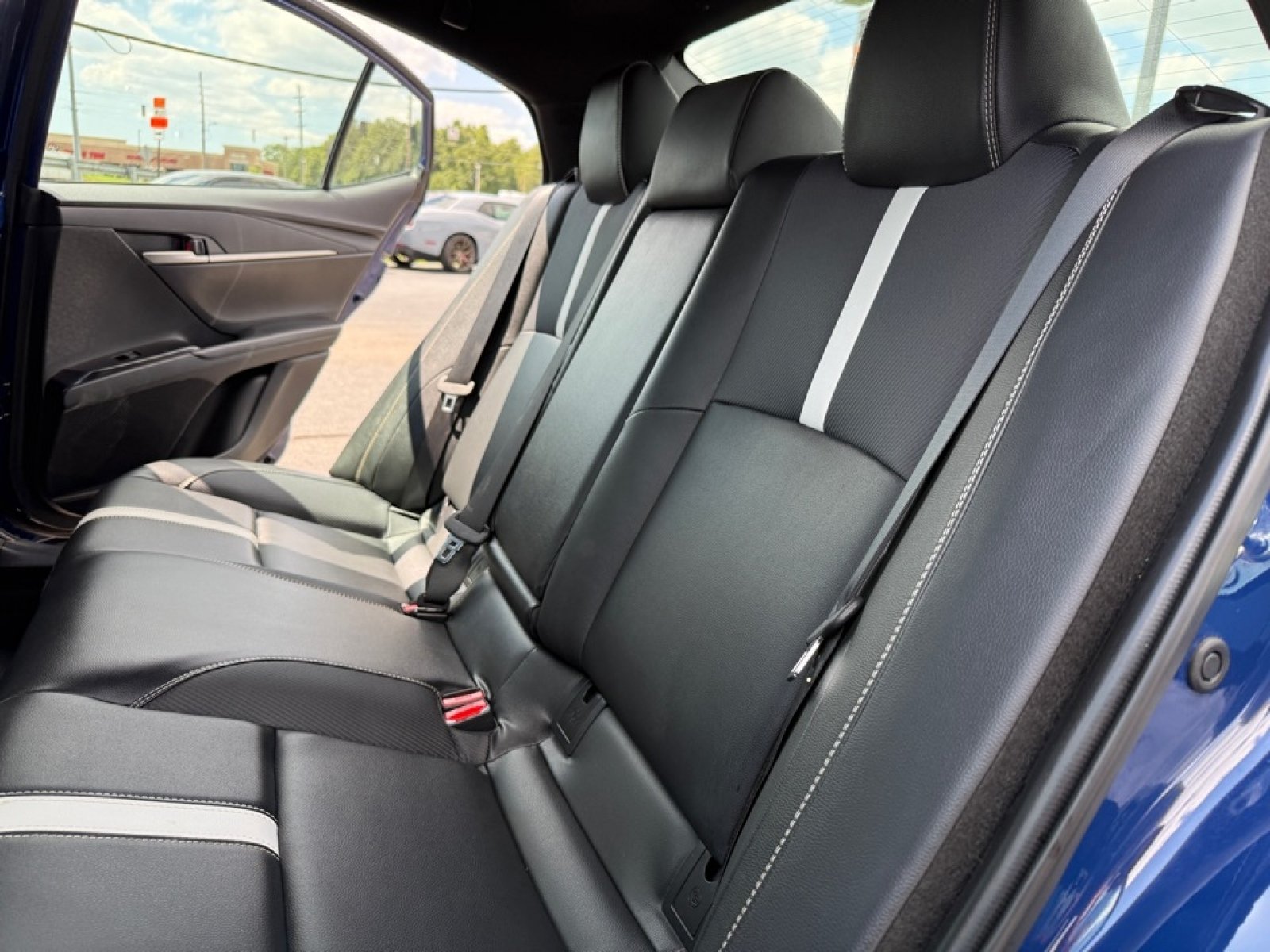 Used 2025 Toyota Camry SE FWD image 30