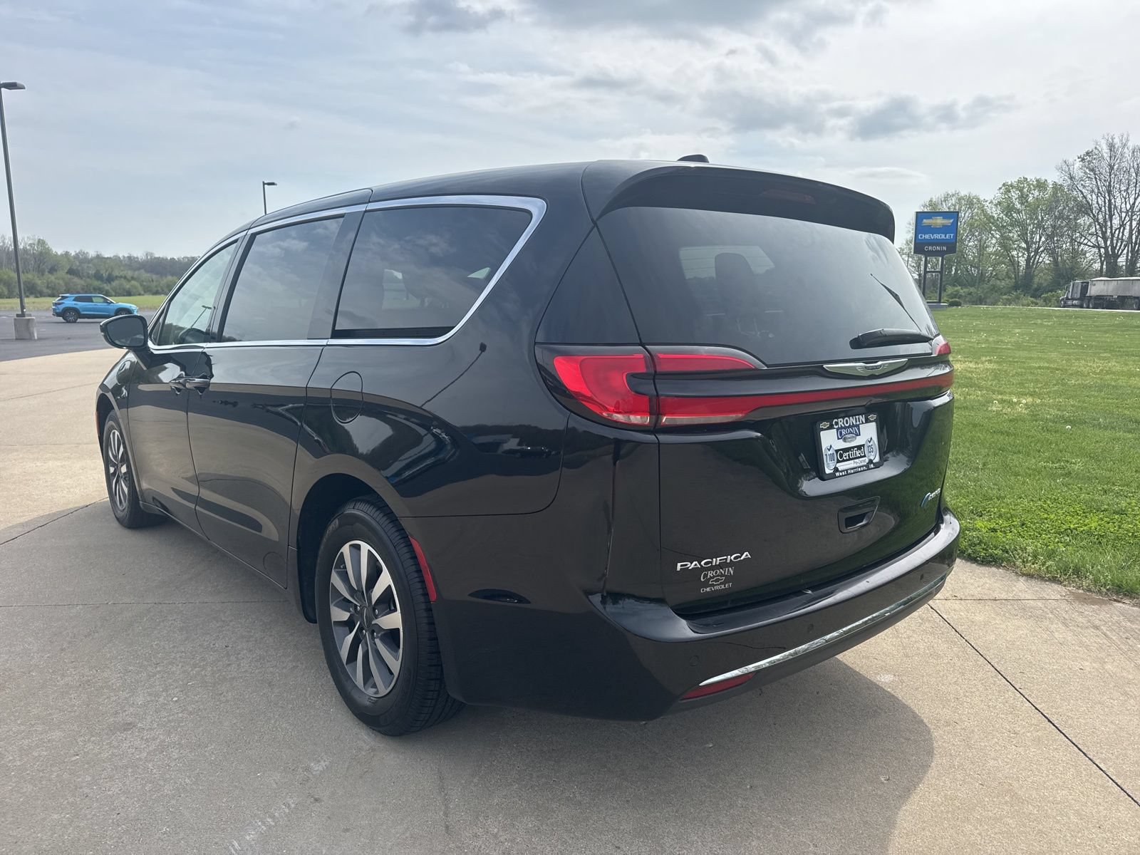 Used 2024 Chrysler Pacifica Limited FWD image 6
