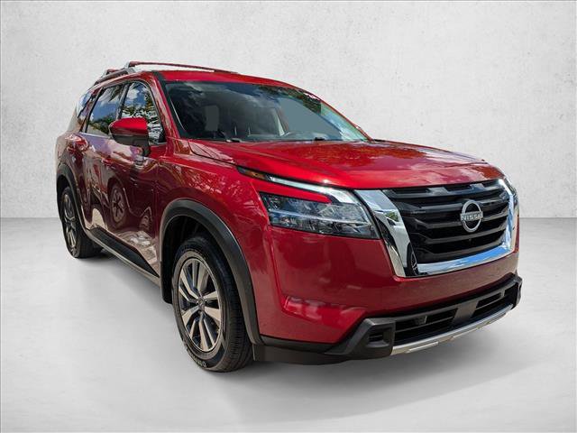 Used 2024 Nissan Pathfinder SL FWD image 3