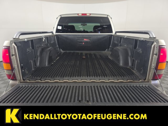 Used 2001 Chevrolet Silverado 2500 LS AWD/4WD image 16
