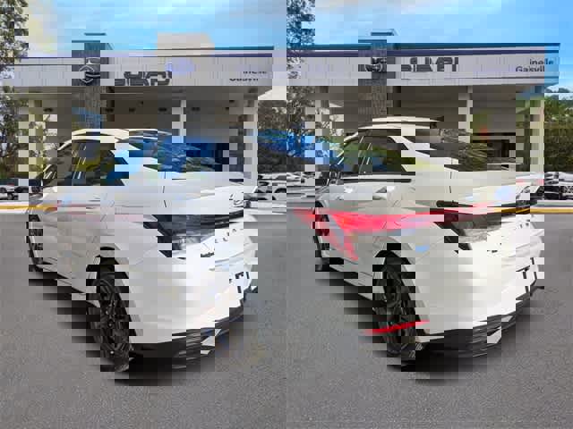 Used 2022 Hyundai Elantra SEL w/ Cargo Package image 3