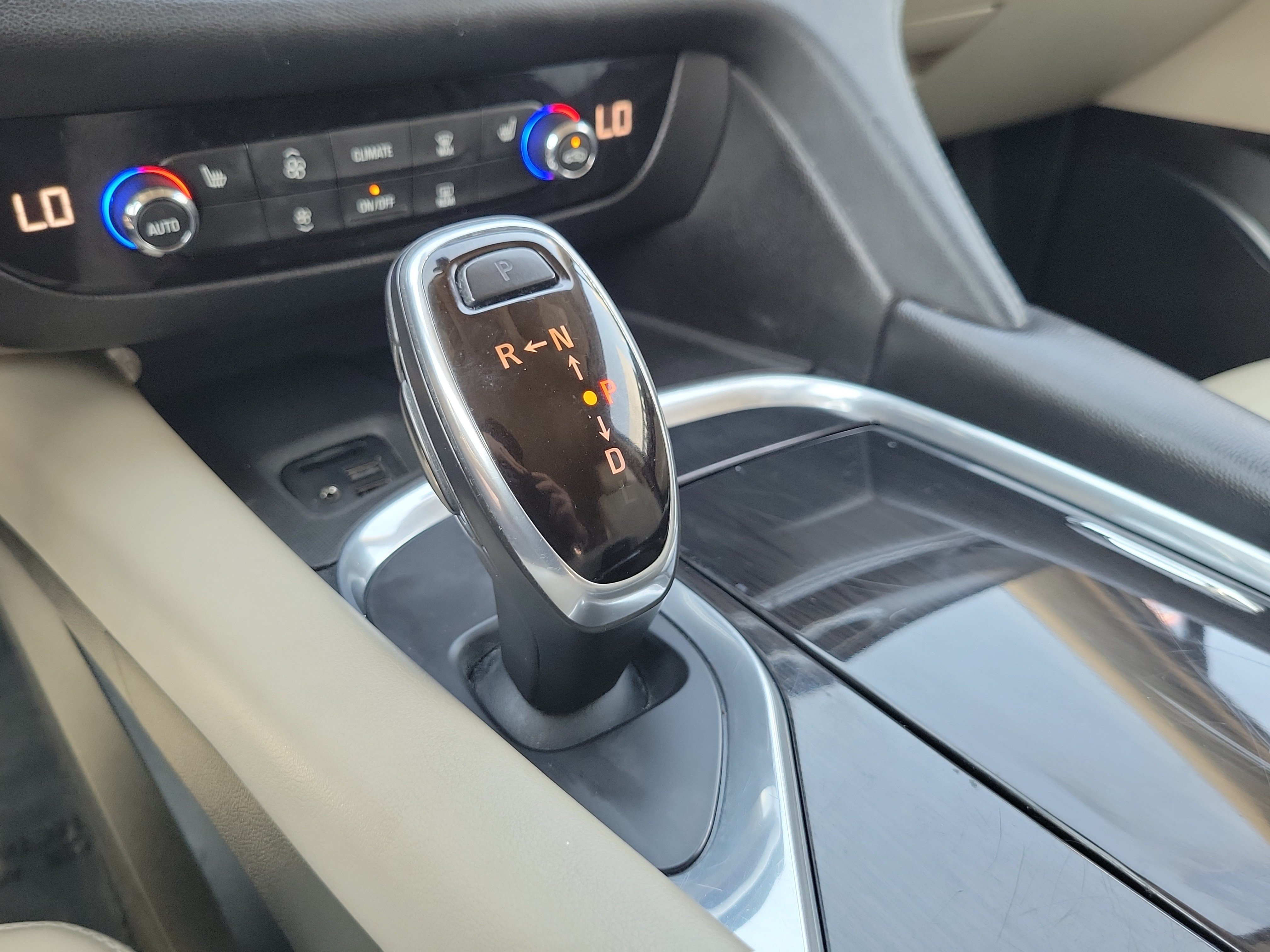 Used 2020 Buick Enclave Essence FWD image 22