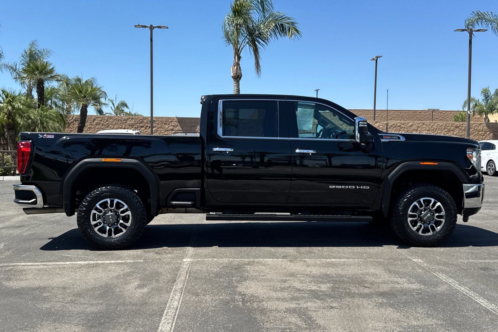 Certified 2023 GMC Sierra 2500 SLT w/ SLT Convenience Package AWD/4WD image 3