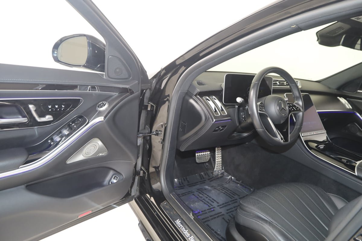 Used 2022 Mercedes-Benz S 500 4MATIC w/ AMG Line Package image 54