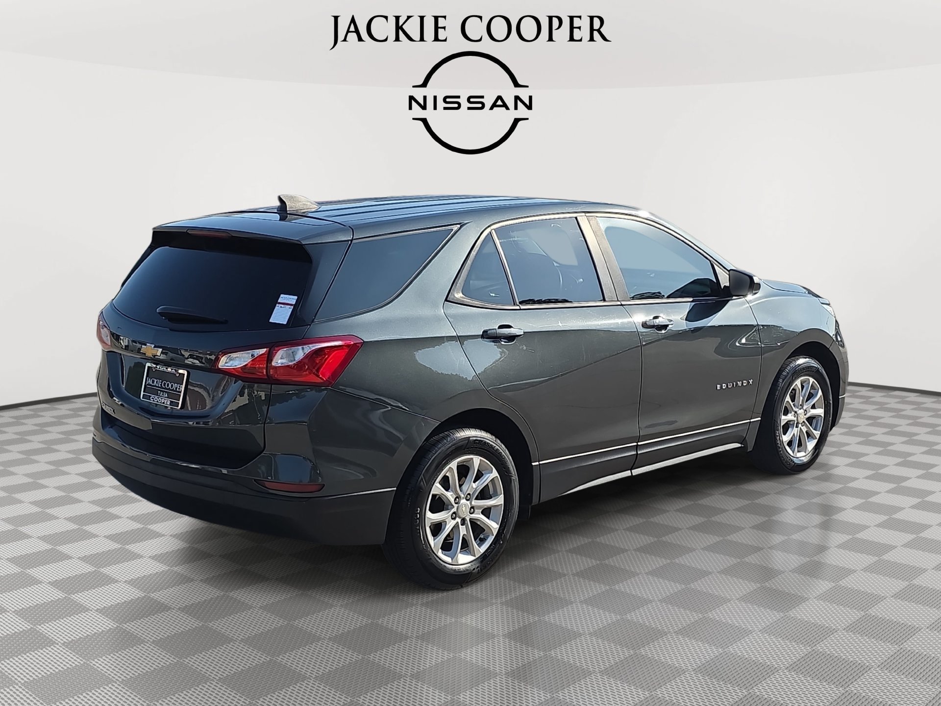 Used 2020 Chevrolet Equinox LS w/ LS Convenience Package FWD image 5
