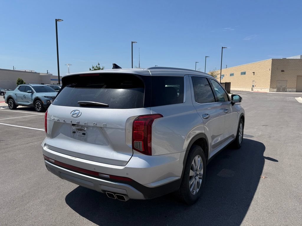 Used 2025 Hyundai Palisade SEL FWD image 4