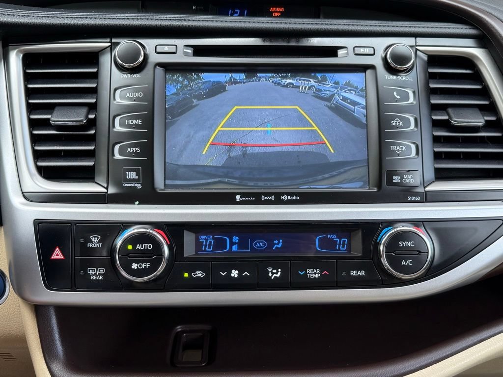 Used 2016 Toyota Highlander Limited Platinum AWD/4WD image 34