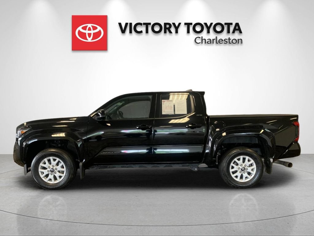 Used 2025 Toyota Tacoma SR5 AWD/4WD image 2
