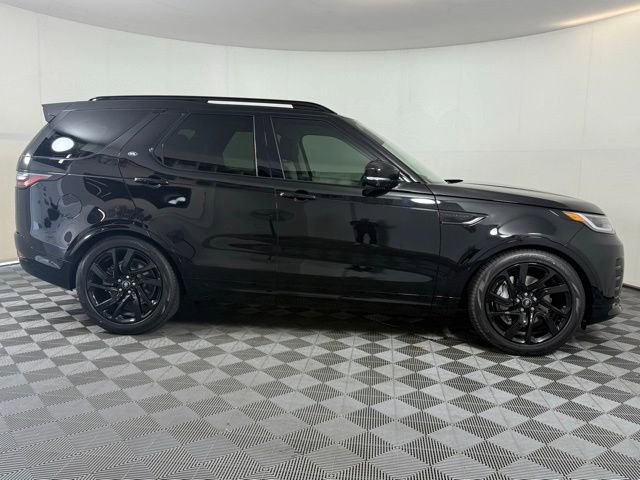Certified 2025 Land Rover Discovery Dynamic SE image 10