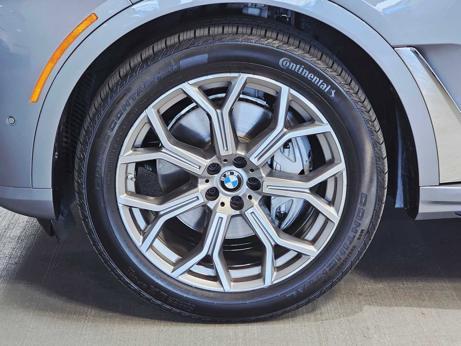 Used 2024 BMW X7 xDrive40i image 8