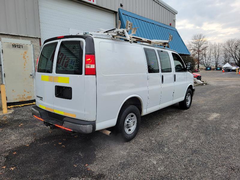 Used 2014 Chevrolet Express 2500 image 16