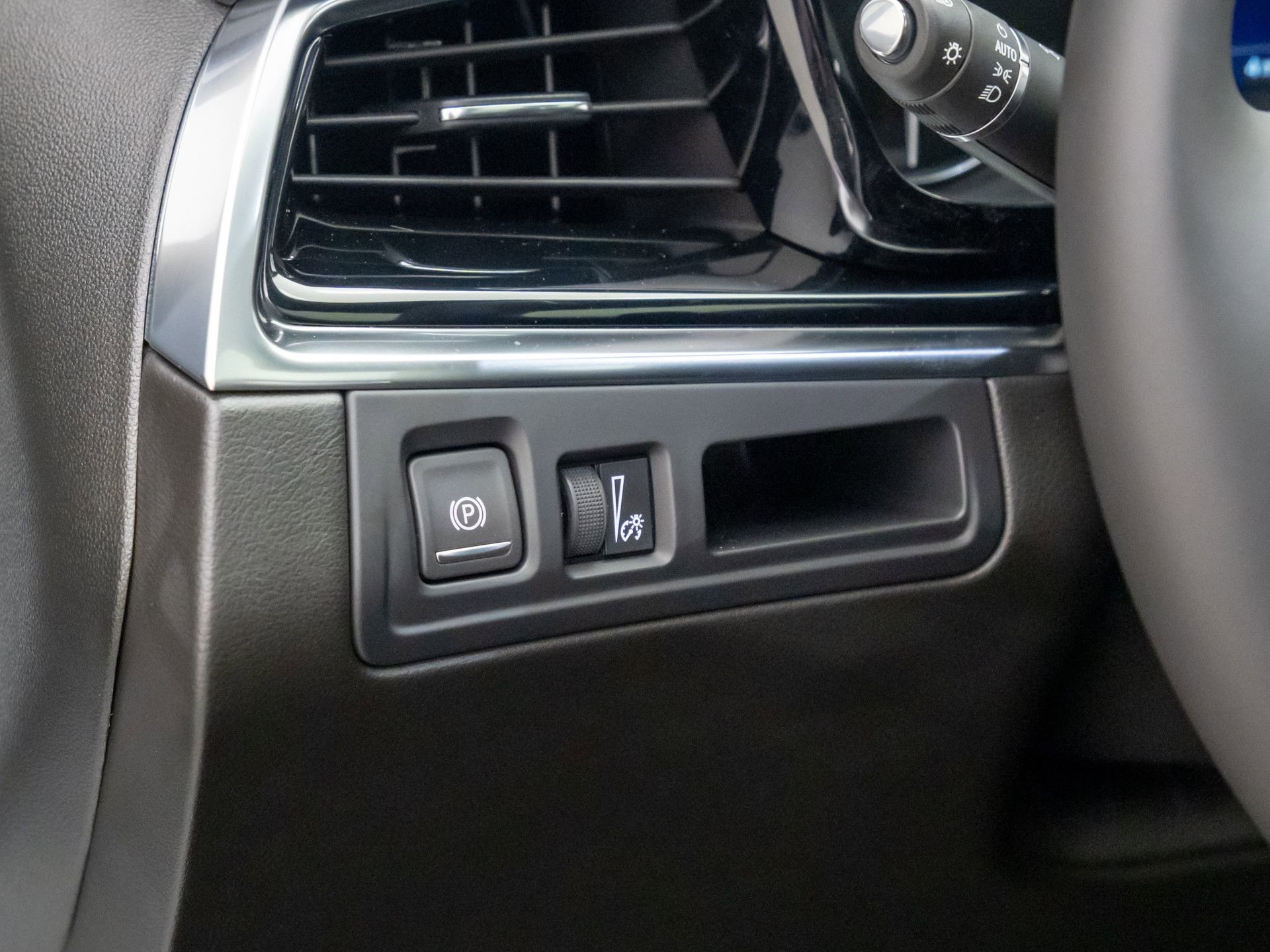 New 2025 Cadillac XT6 Luxury image 20